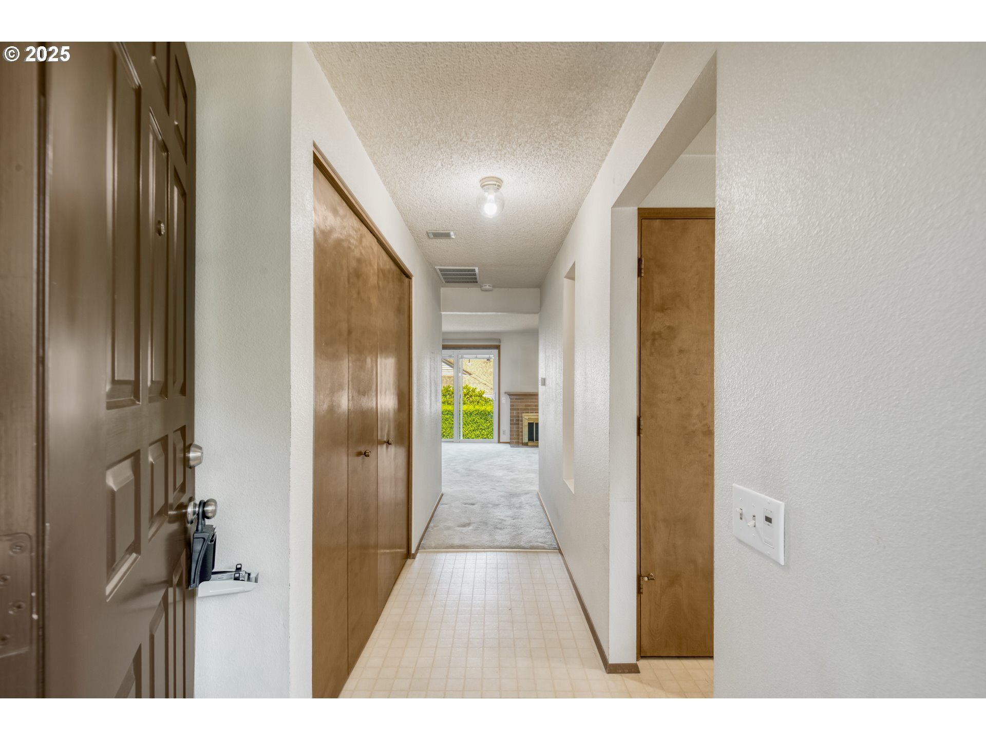 Property Photo: 14843 NE Tillamook St OR 97230