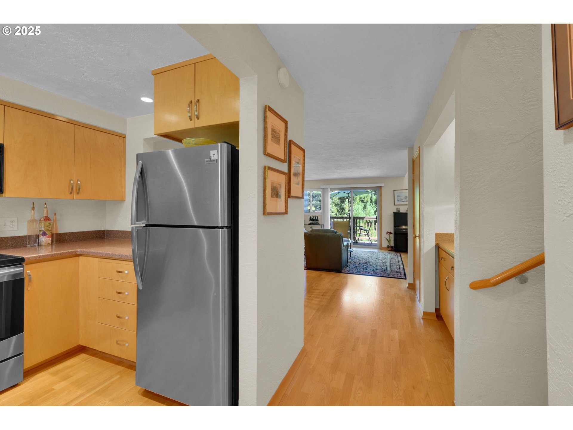 Property Photo: 4439 Fox Hollow Rd 2 OR 97405