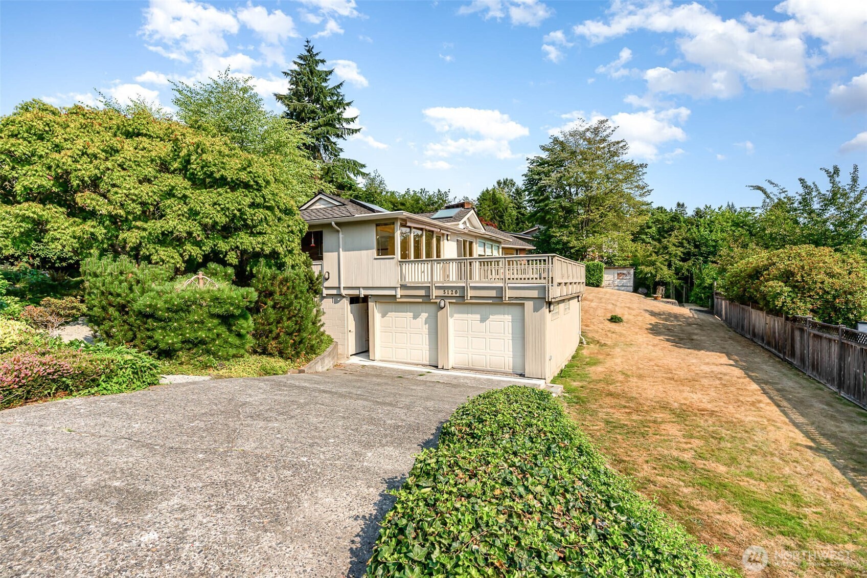 Property Photo: 5120 NE 54th Street WA 98105
