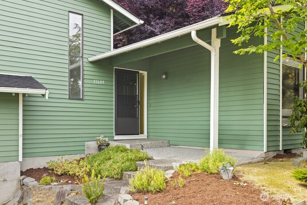 Property Photo: 31609 41st Avenue SW WA 98023