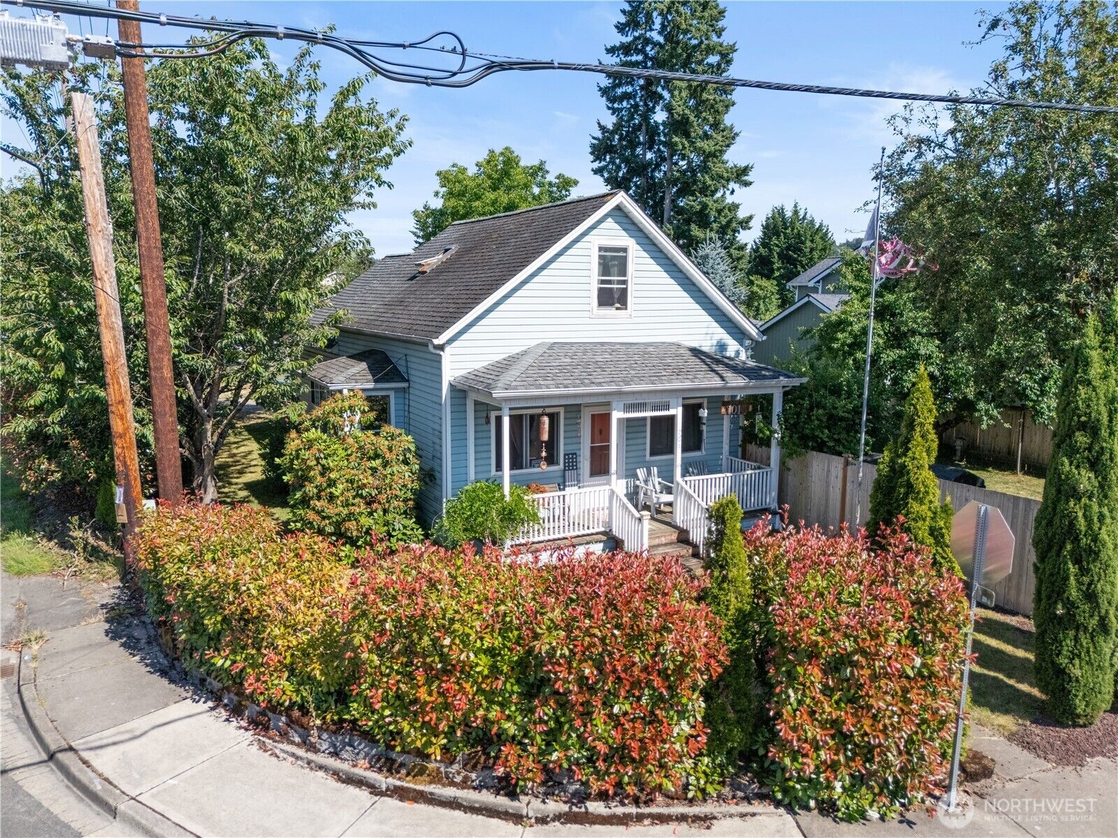Property Photo:  701  13th Street SE  WA 98372