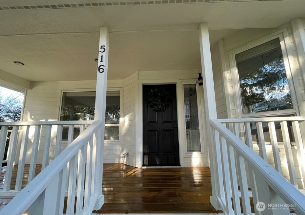 Property Photo: 516 2nd Avenue S WA 98033