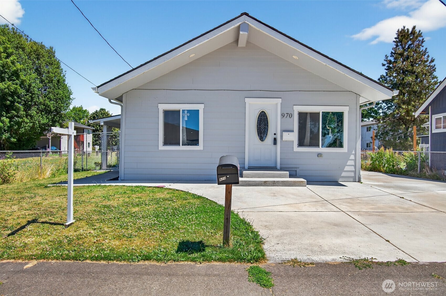 Property Photo: 970 9th Avenue WA 98632