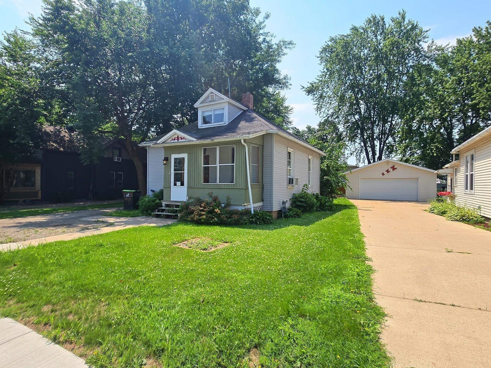 927 Butler Avenue  Winnebago WI 54958 photo