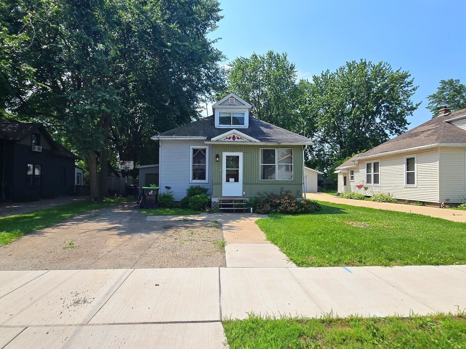 Property Photo: 927 Butler Avenue WI 54958