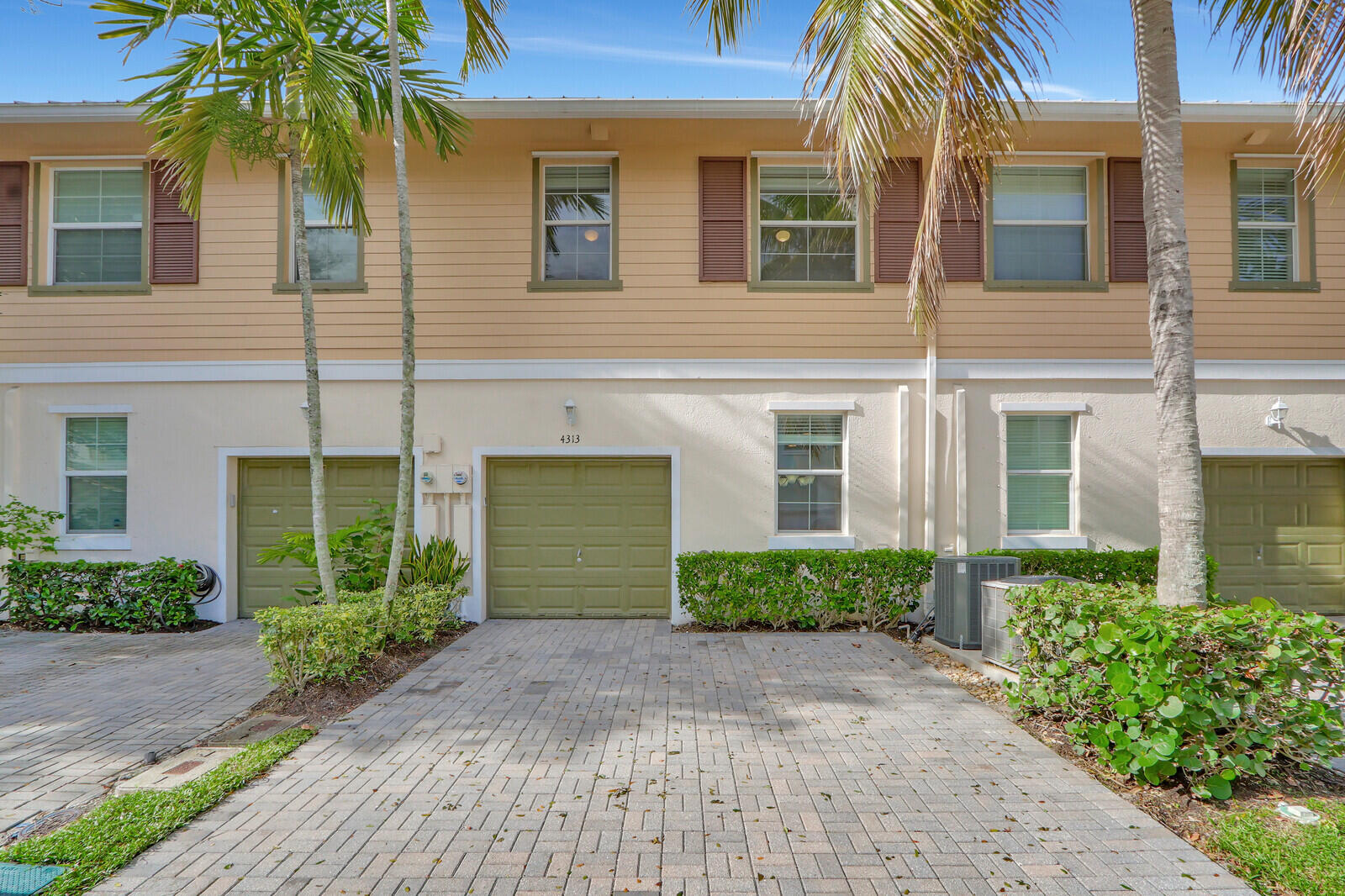 Property Photo:  4313 Parkside Drive  FL 33458 