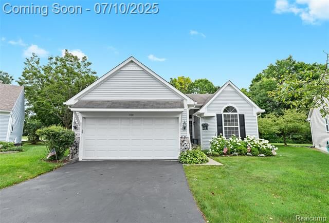 Property Photo: 930 Yorick Path MI 48393
