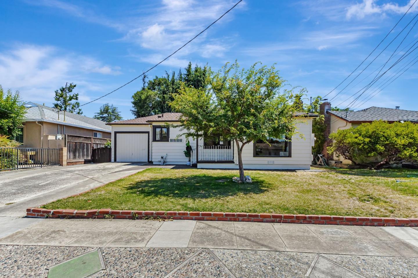 Property Photo: 240 Delia Street CA 95127