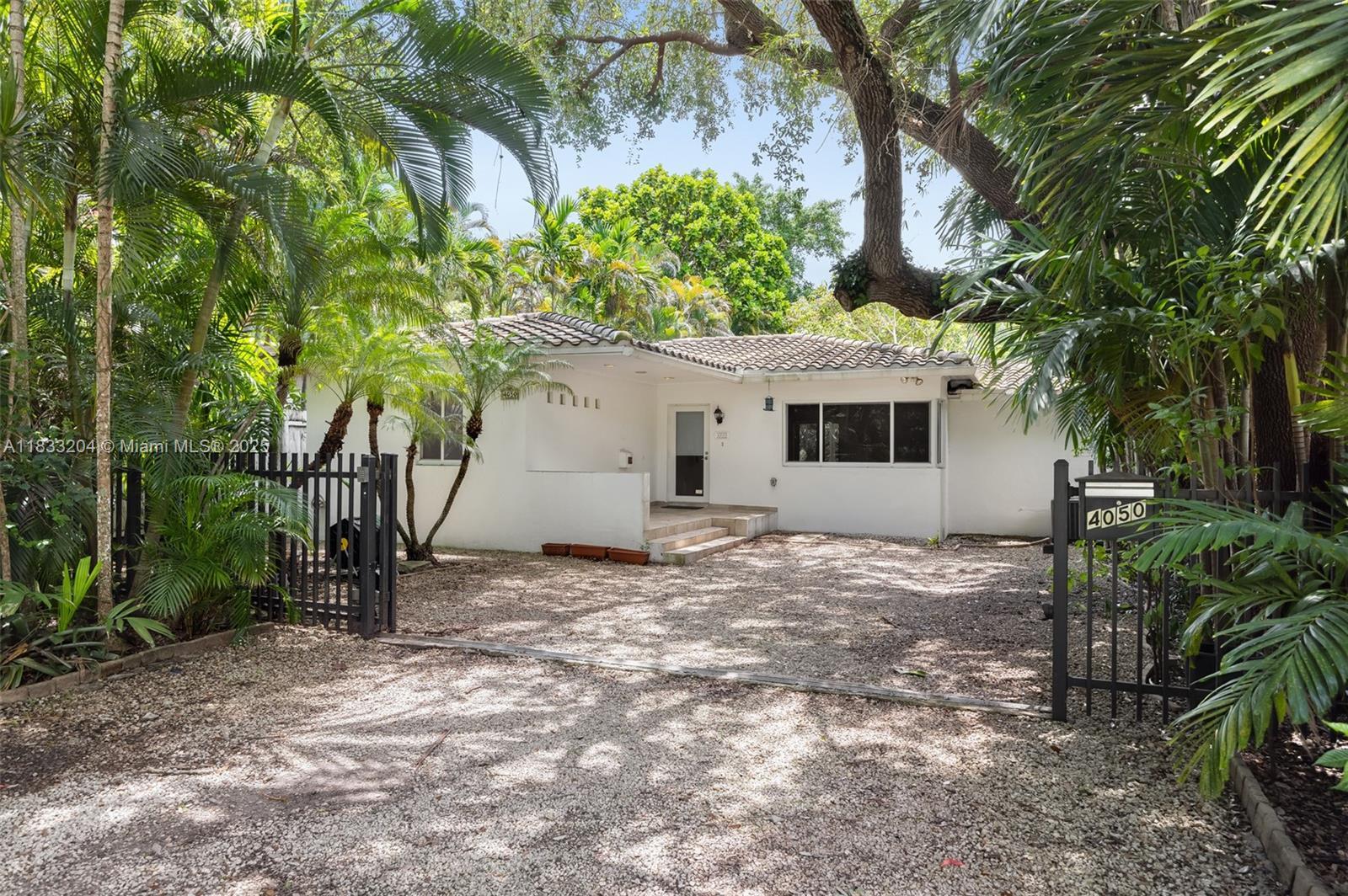 Property Photo: 4050 Loquat Ave FL 33133