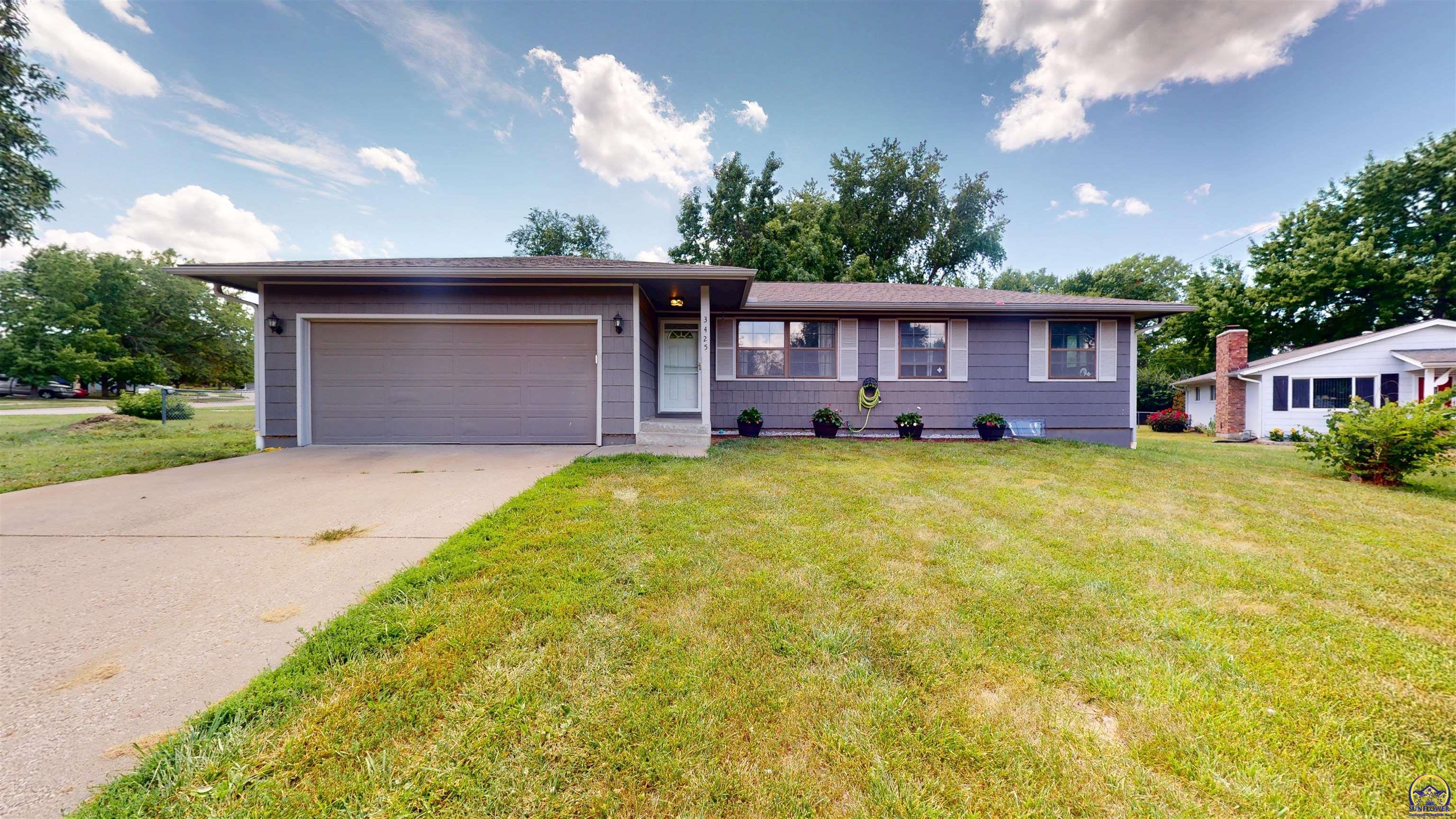 Property Photo: 3425 SW Moundview Cir KS 66614