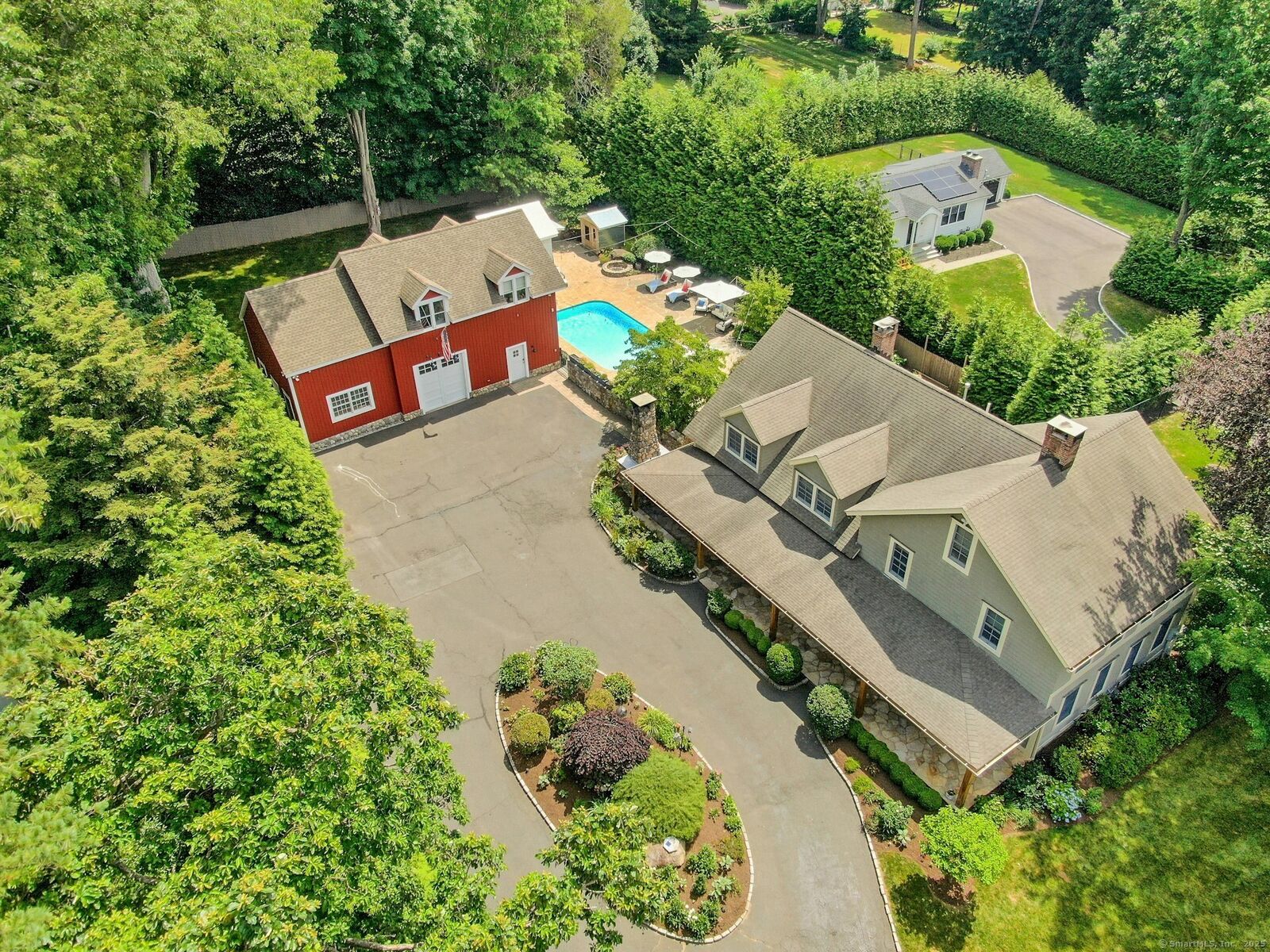 Property Photo:  2024 Stratfield Road  CT 06825 