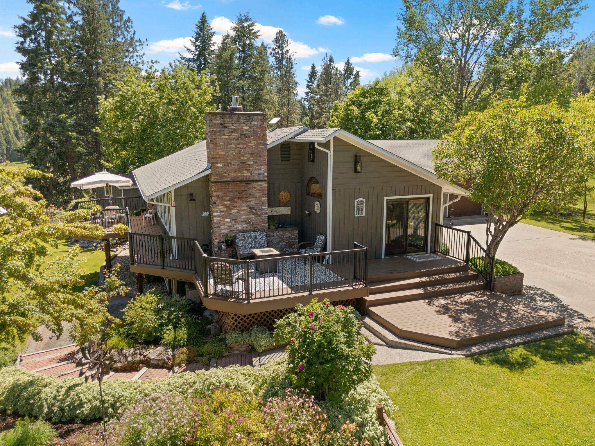 Property Photo: 996A Basin Rd WA 99114