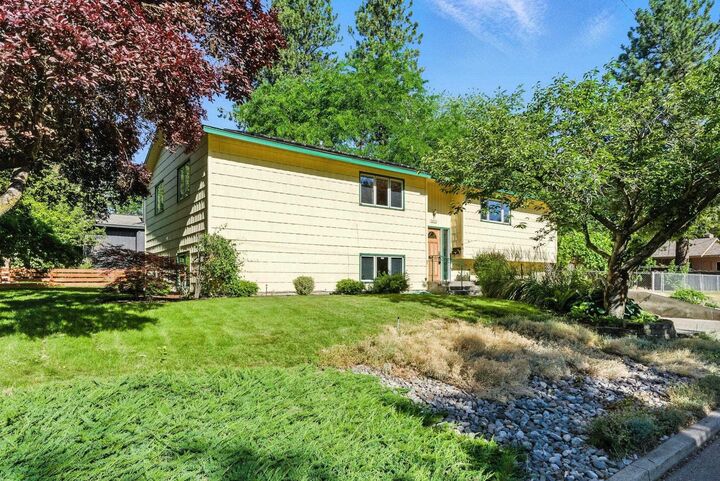 Property Photo: 3832 S Cook St WA 99223