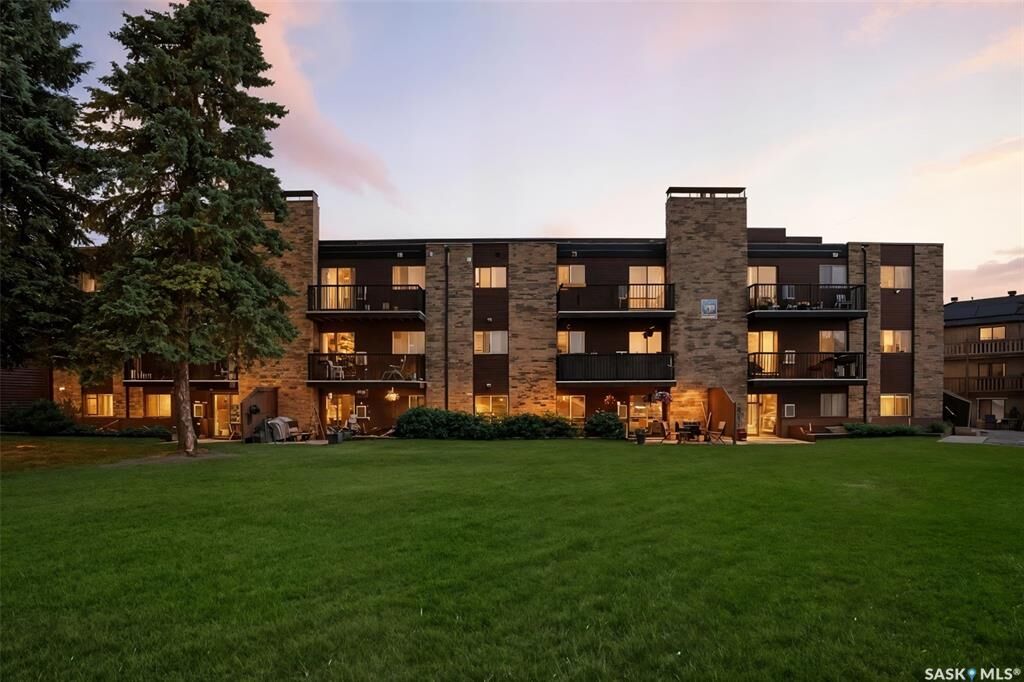 Photo de la propriété:  802C Kingsmere Boulevard 106  SK S7J 4B7 