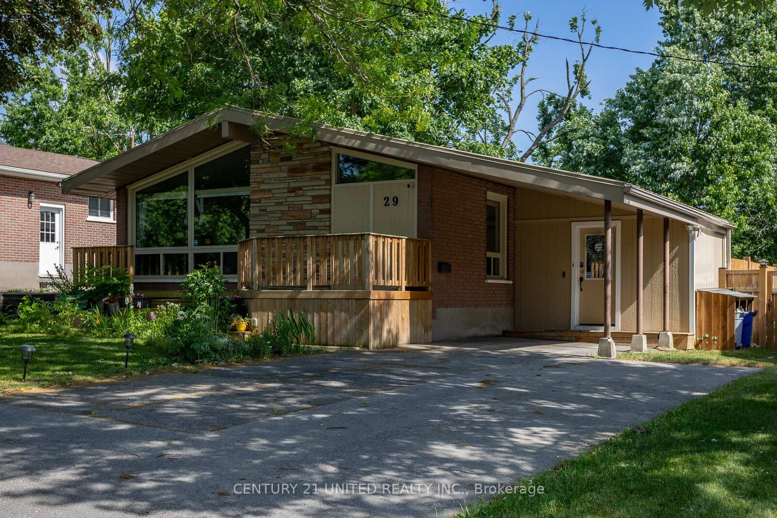 Photo de la propriété:  29 Kawartha Drive  ON K9V 1A6 