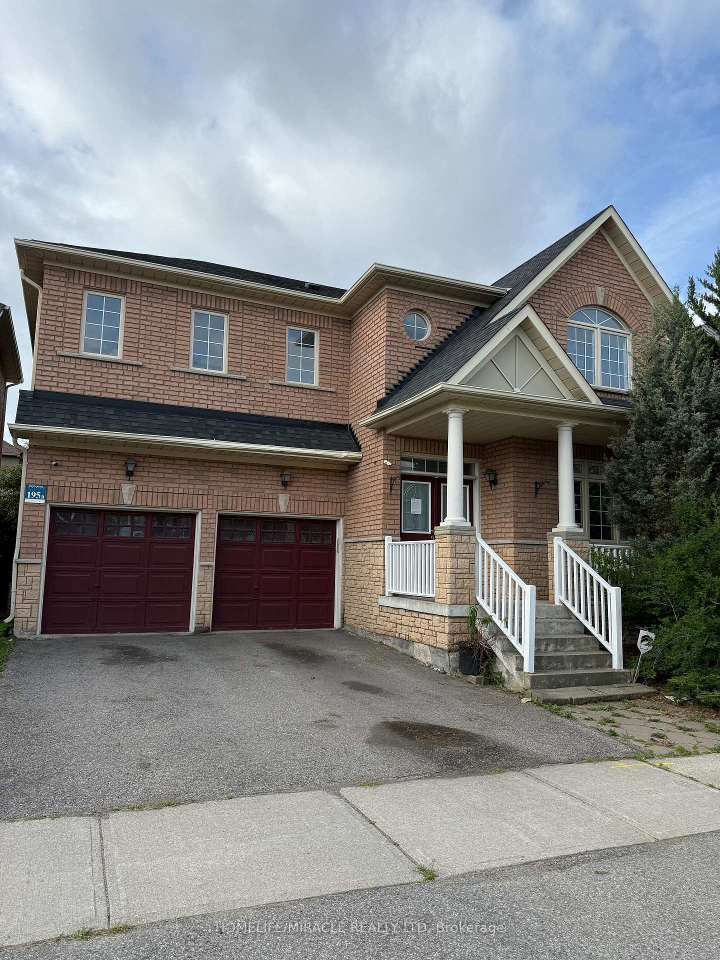 Property Photo: 59 Oakford Drive ON L6C 2Y7