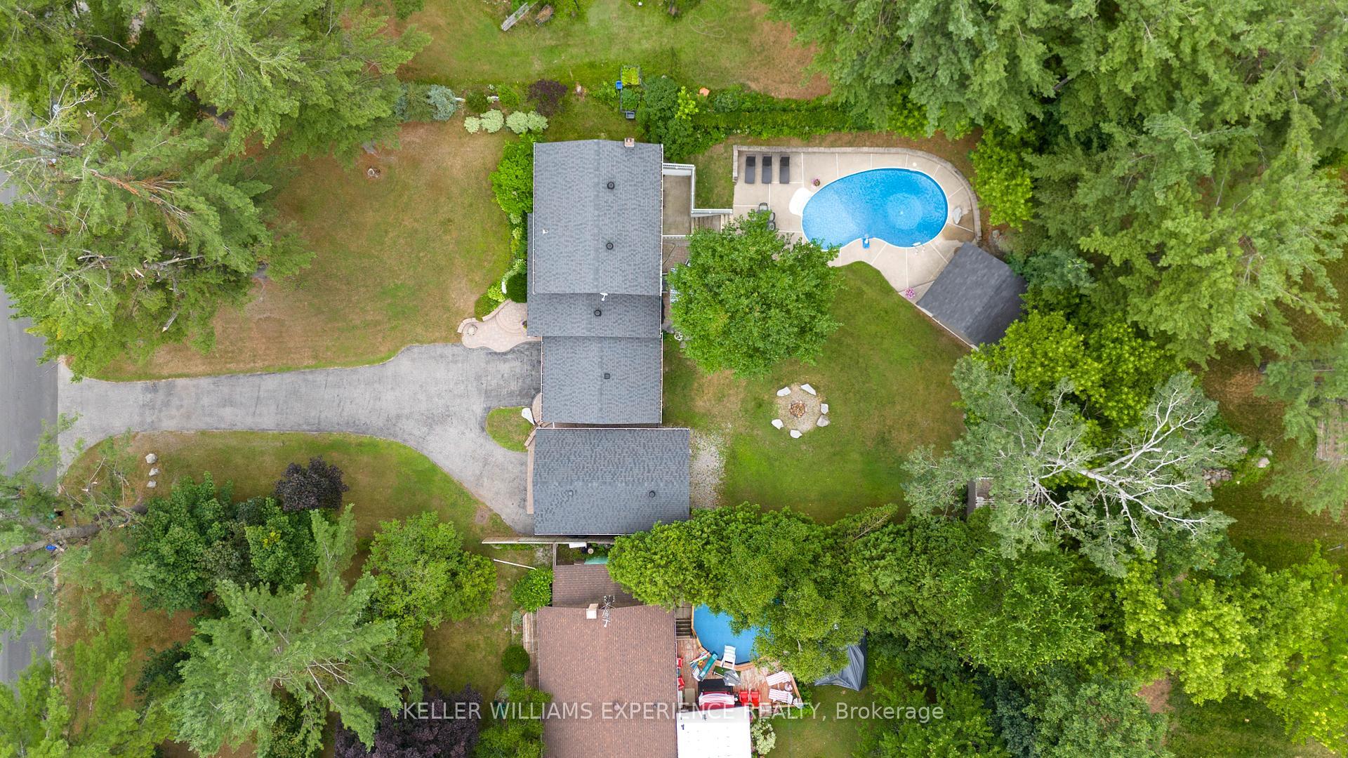 31 Lawrence Avenue  Springwater ON L9X 0W4 photo