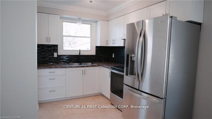 Property Photo:  1072 Jalna Boulevard Main  ON N6E 2J5 