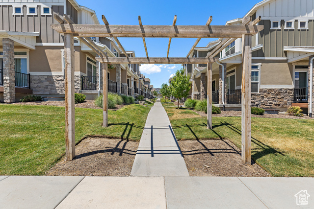 Property Photo: 4322 W Bromwell Ct UT 84043