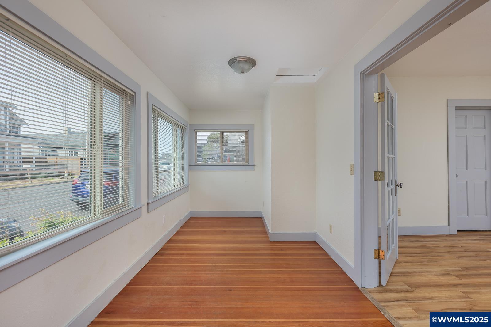Property Photo:  714 NW 2nd Ct  OR 97365 