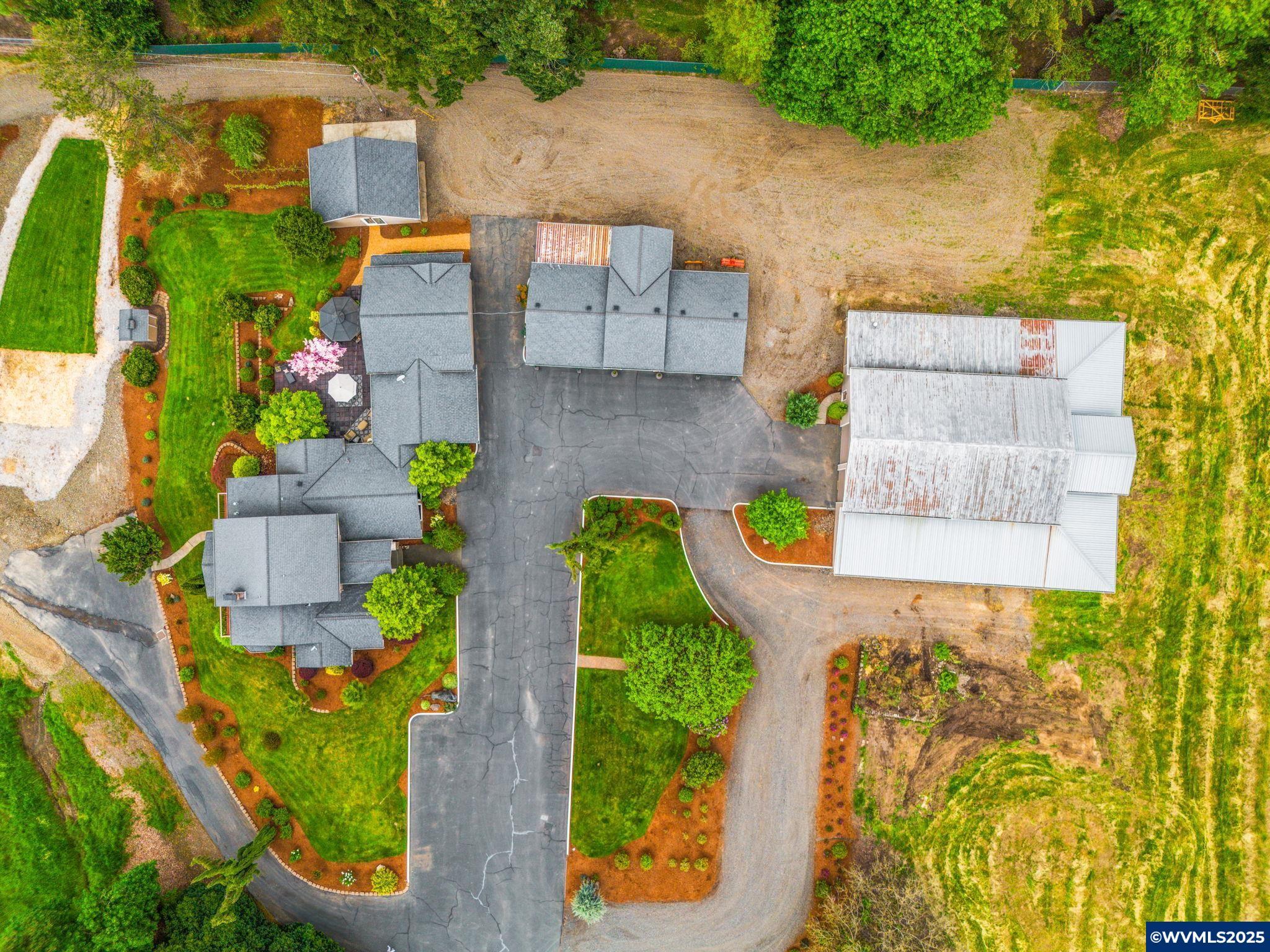 Property Photo: 6411 Brooklake Rd OR 97305