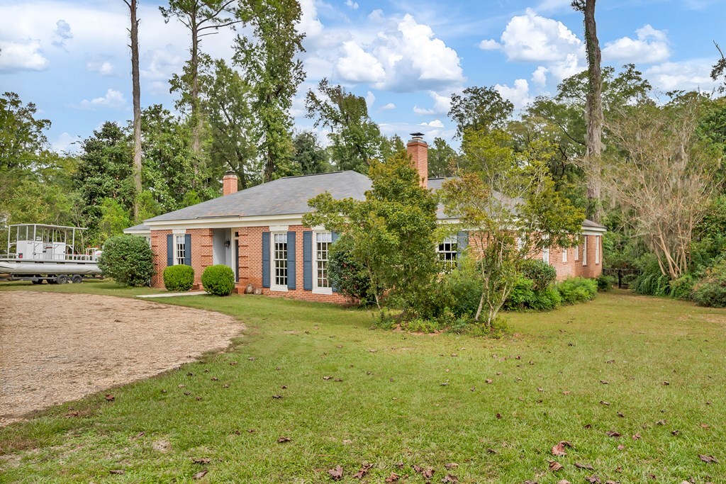 Property Photo: 1206 Hilltop Drive GA 31707