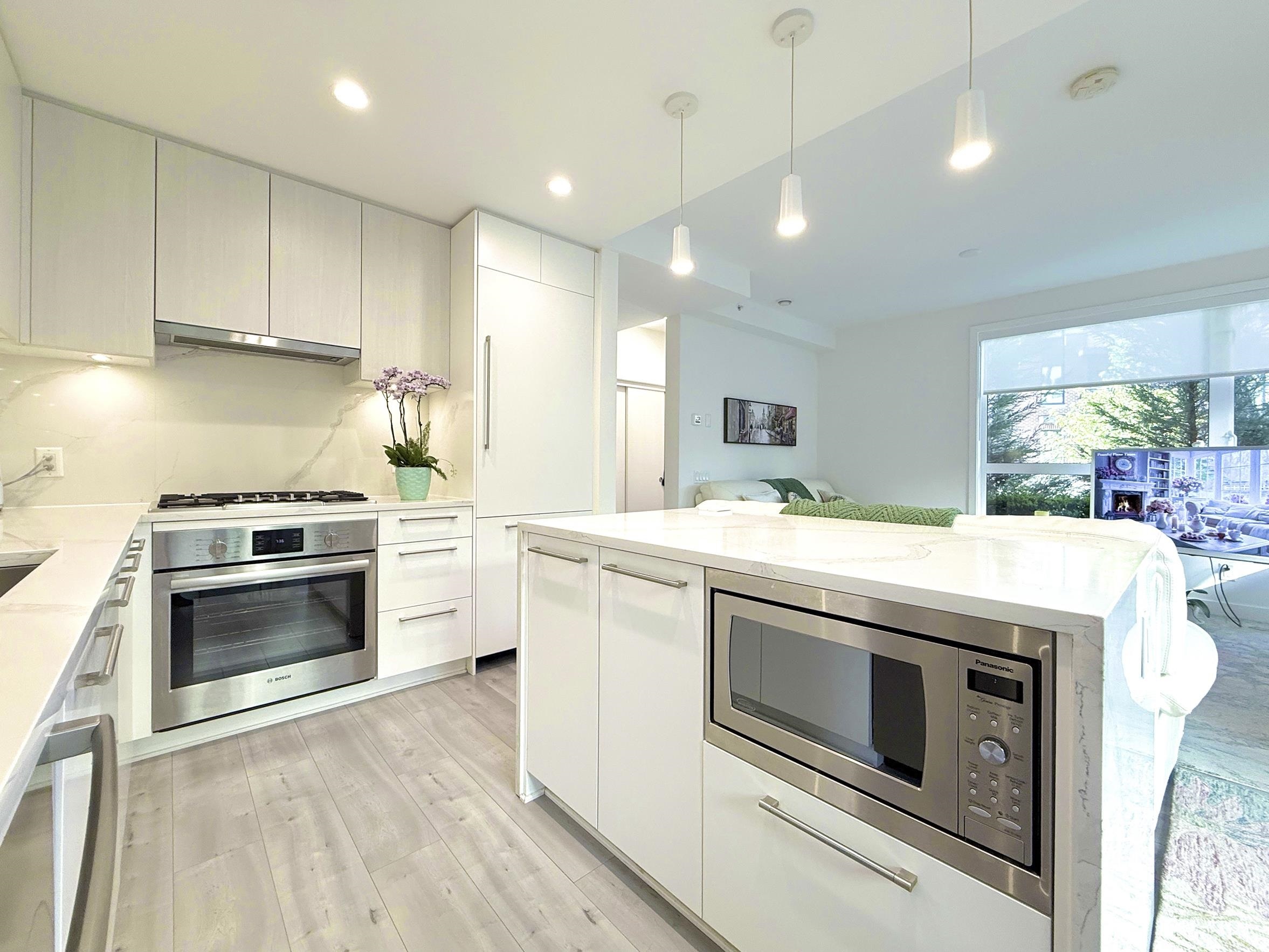 Property Photo: 2035 Glenaire Drive 133 BC V7P 1Y2