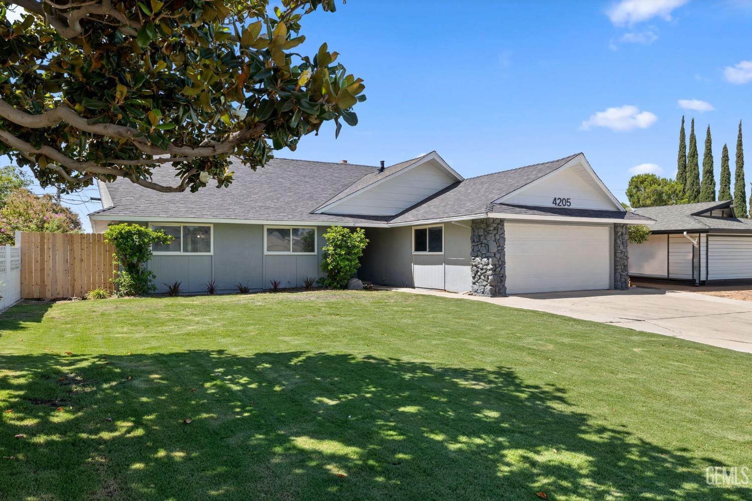 Property Photo: 4205 Glenbrook Avenue CA 93306