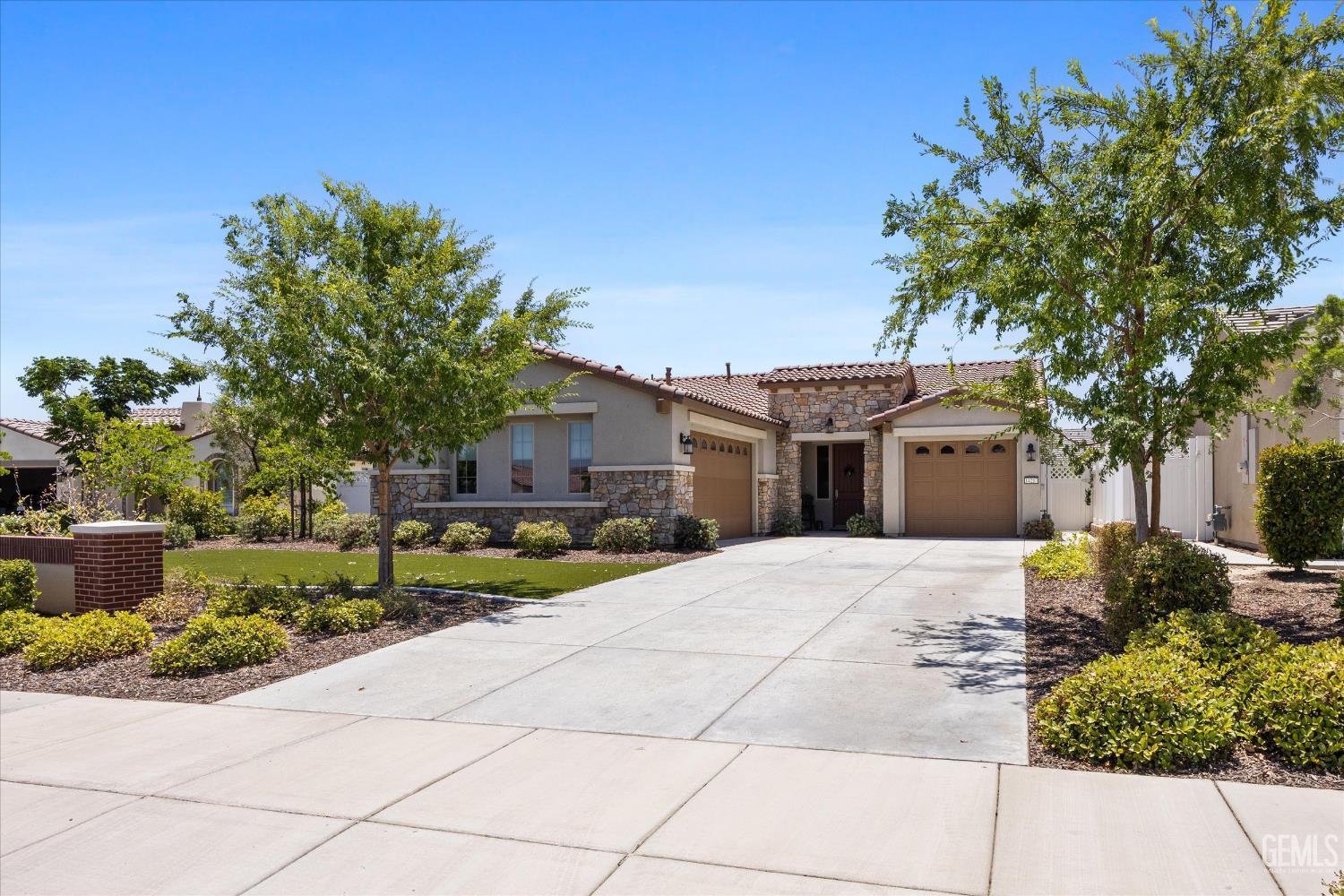 Property Photo: 14217 Pemberley Passage Avenue CA 93311