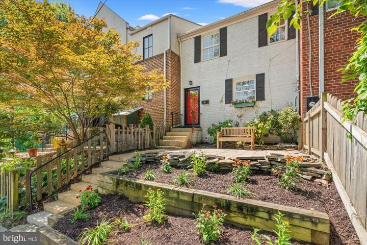 Property Photo: 4 Ancell Street VA 22305