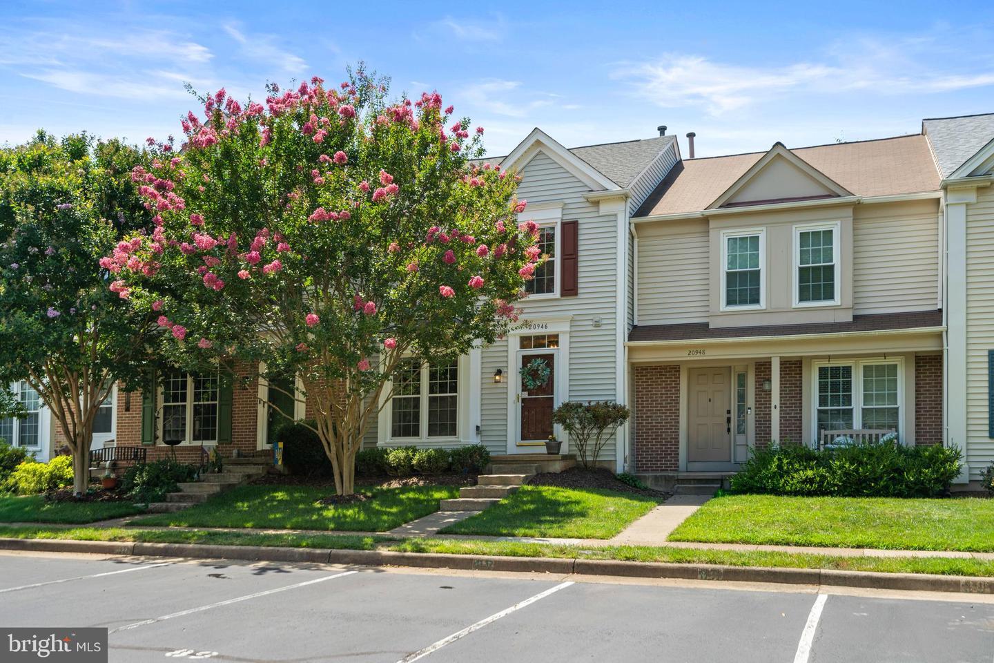 Property Photo:  20946 Tobacco Square  VA 20147 