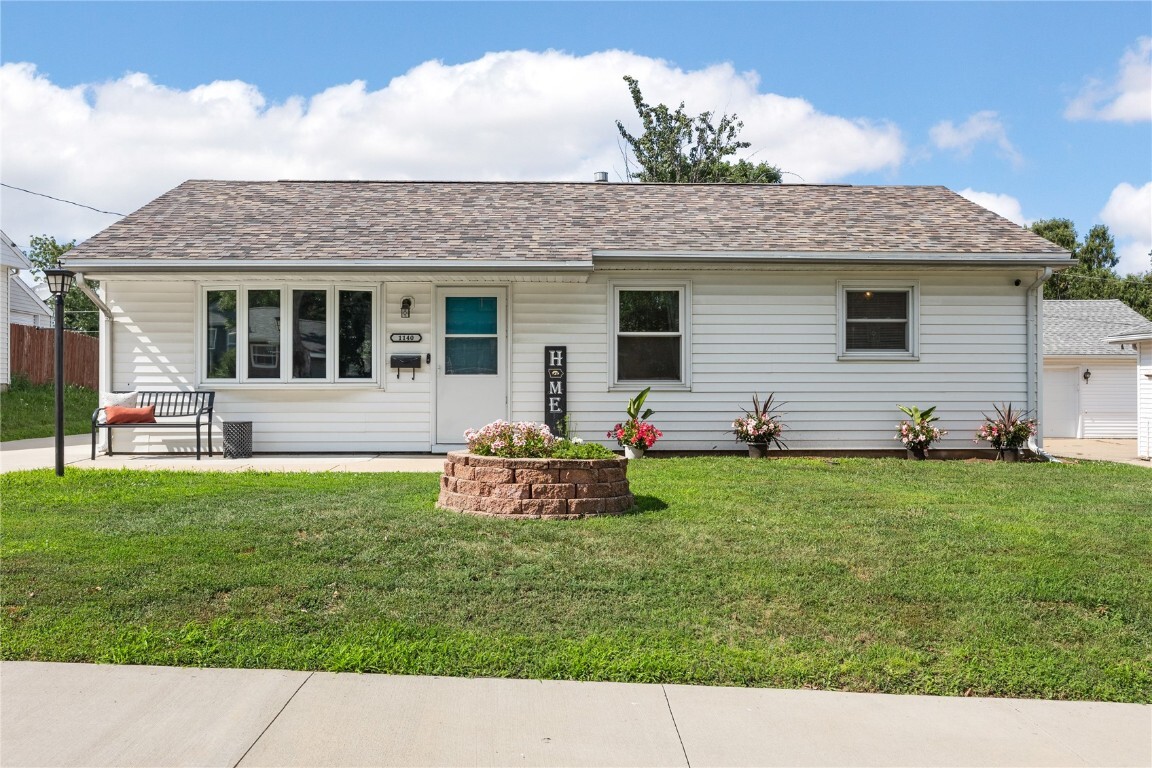 Property Photo: 1140 31st Street IA 52402