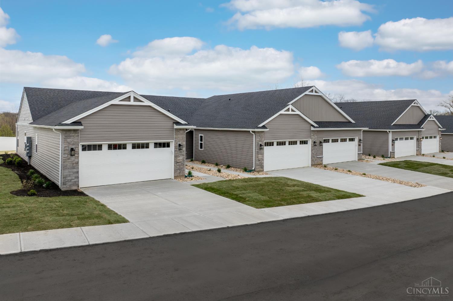 6837 Traditions Street  Middletown OH 45044 photo