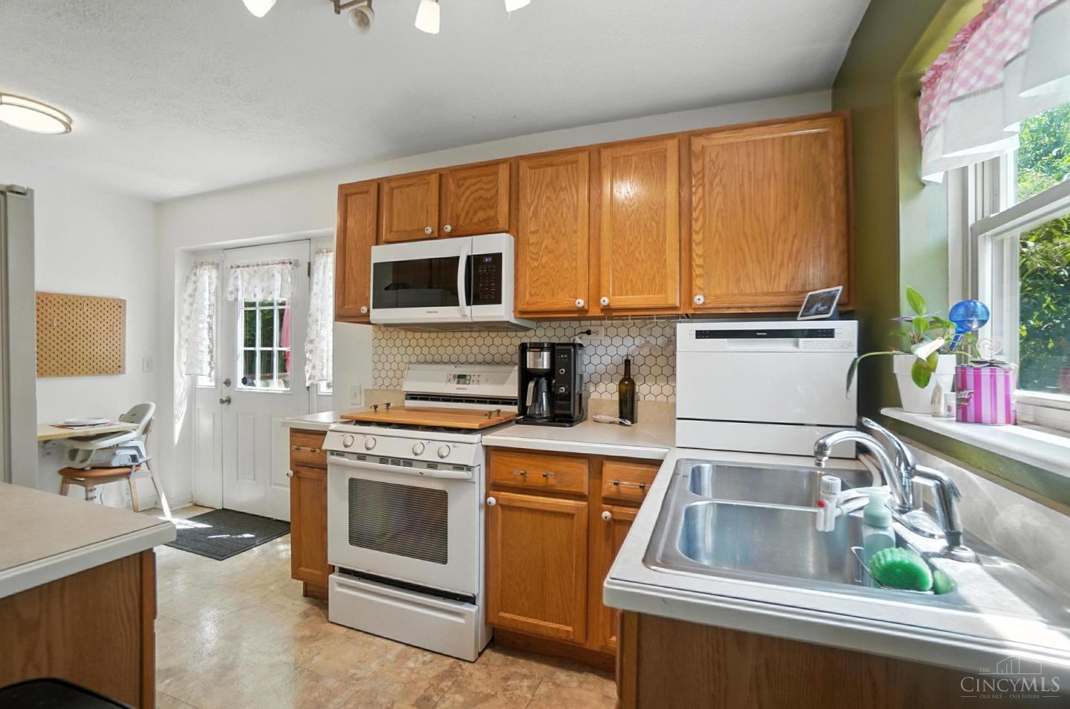 Property Photo: 5237 Leona Drive OH 45238