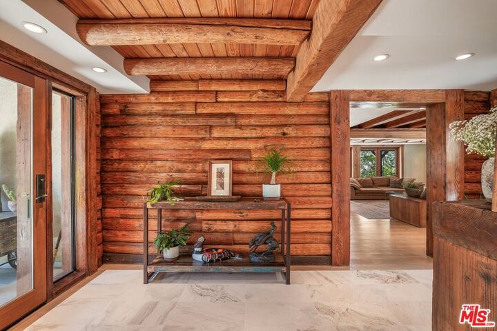 Property Photo: 7336 Studio Rd CA 91304