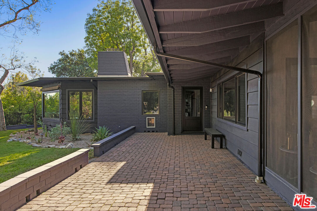 Property Photo: 2235 Villa Heights Rd CA 91107