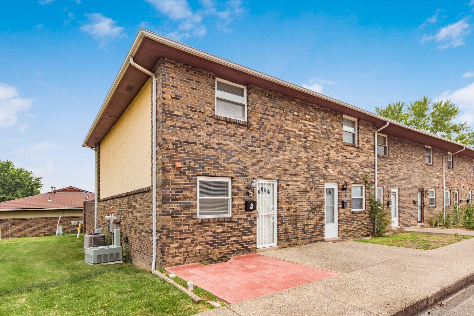 Property Photo: 1261 Woodbrook Lane OH 43223