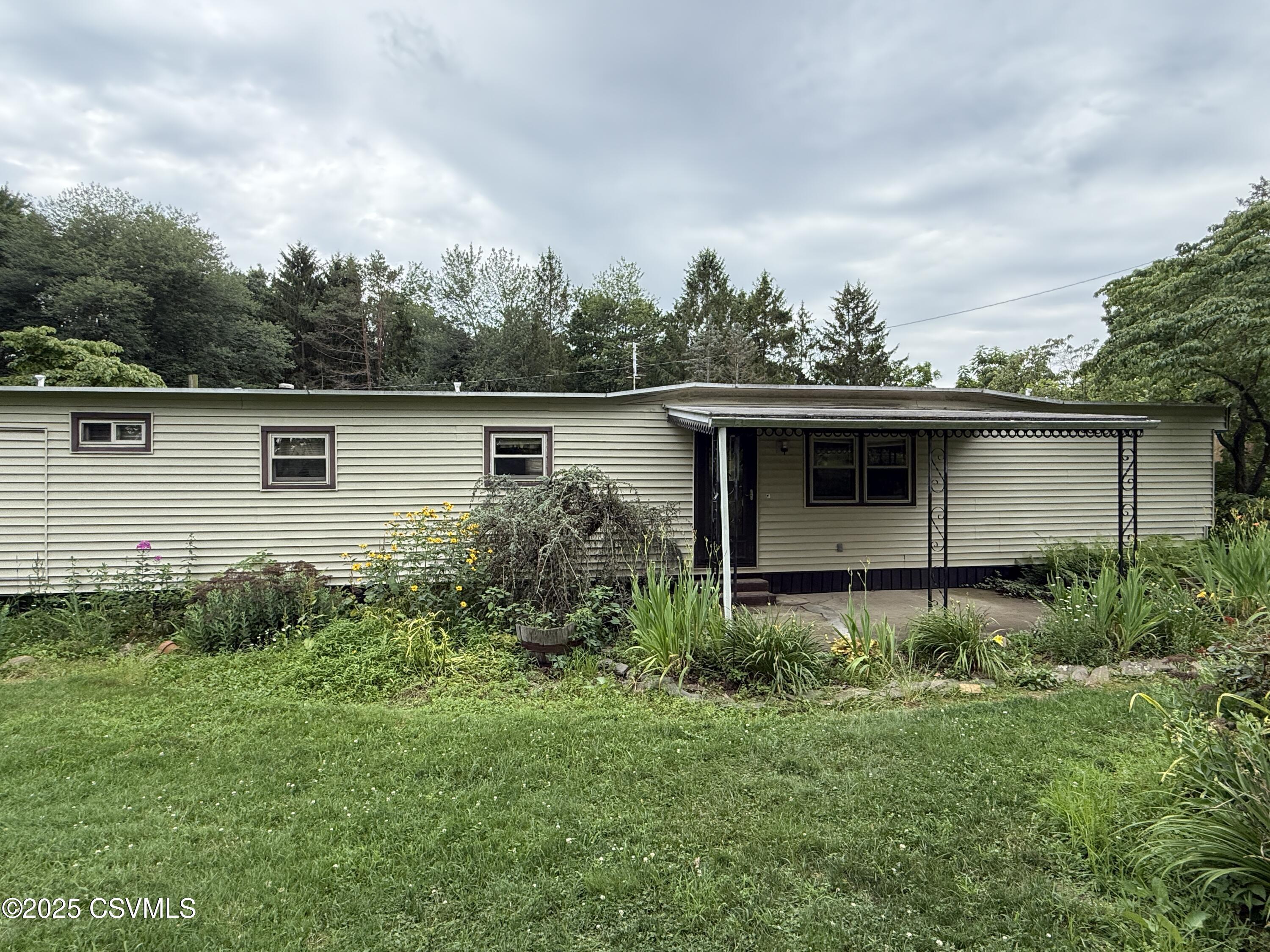 Property Photo: 25 Wolfe Road PA 18635