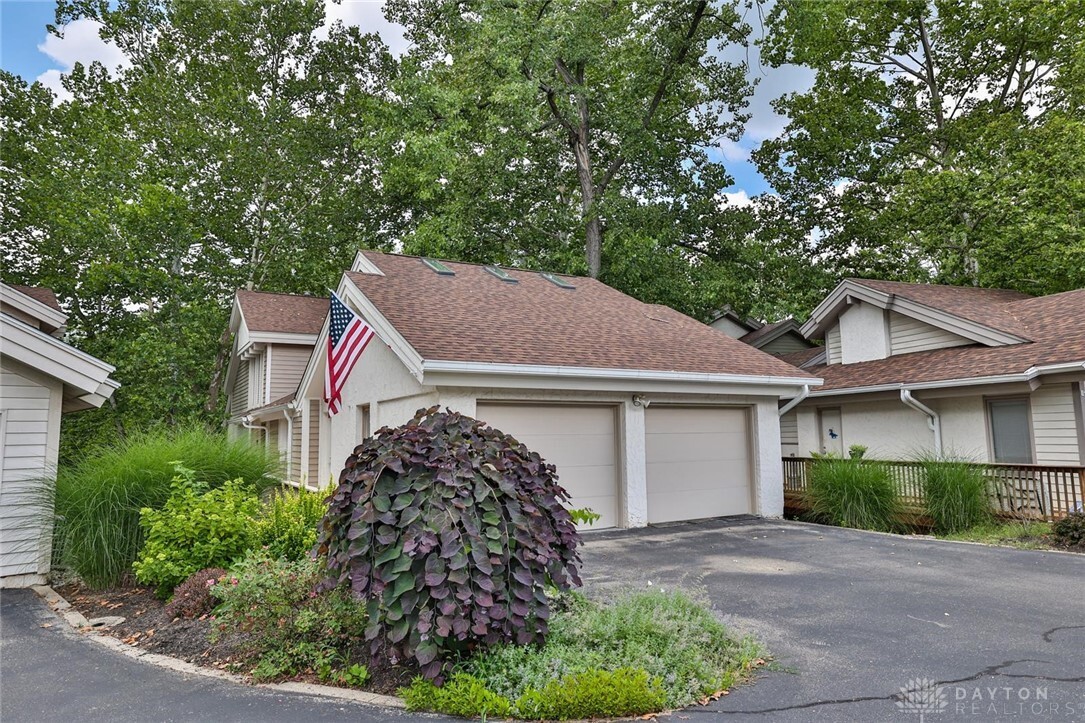 Property Photo:  1464 W Alex Bell Road  OH 45459 