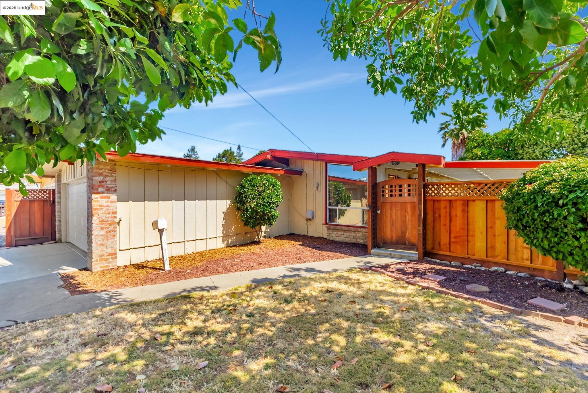 27624 Orlando Ave  Hayward CA 94545 photo