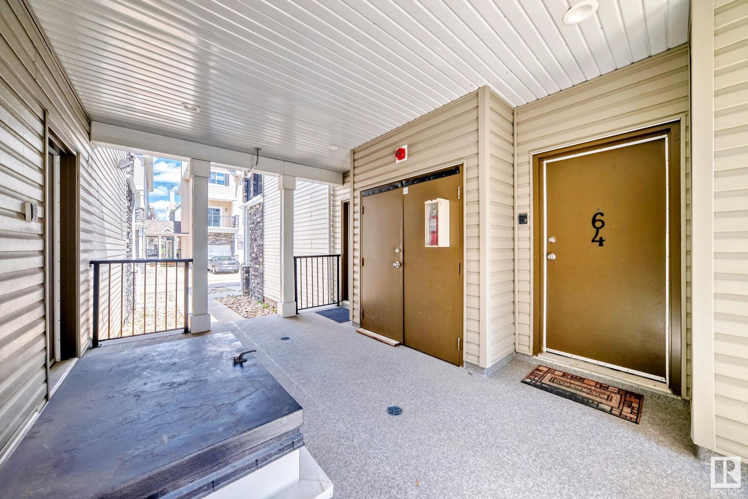 Property Photo: 7293 South Terwillegar Drive NW 64 AB T6R 0N5