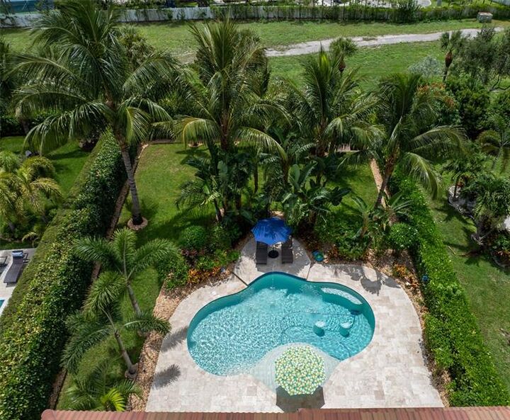 7098 Prudencia Dr  Lake Worth FL 33463 photo
