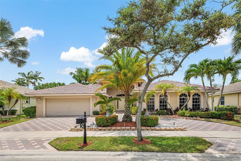 Property Photo: 3852 Oak Ridge Cir FL 33331