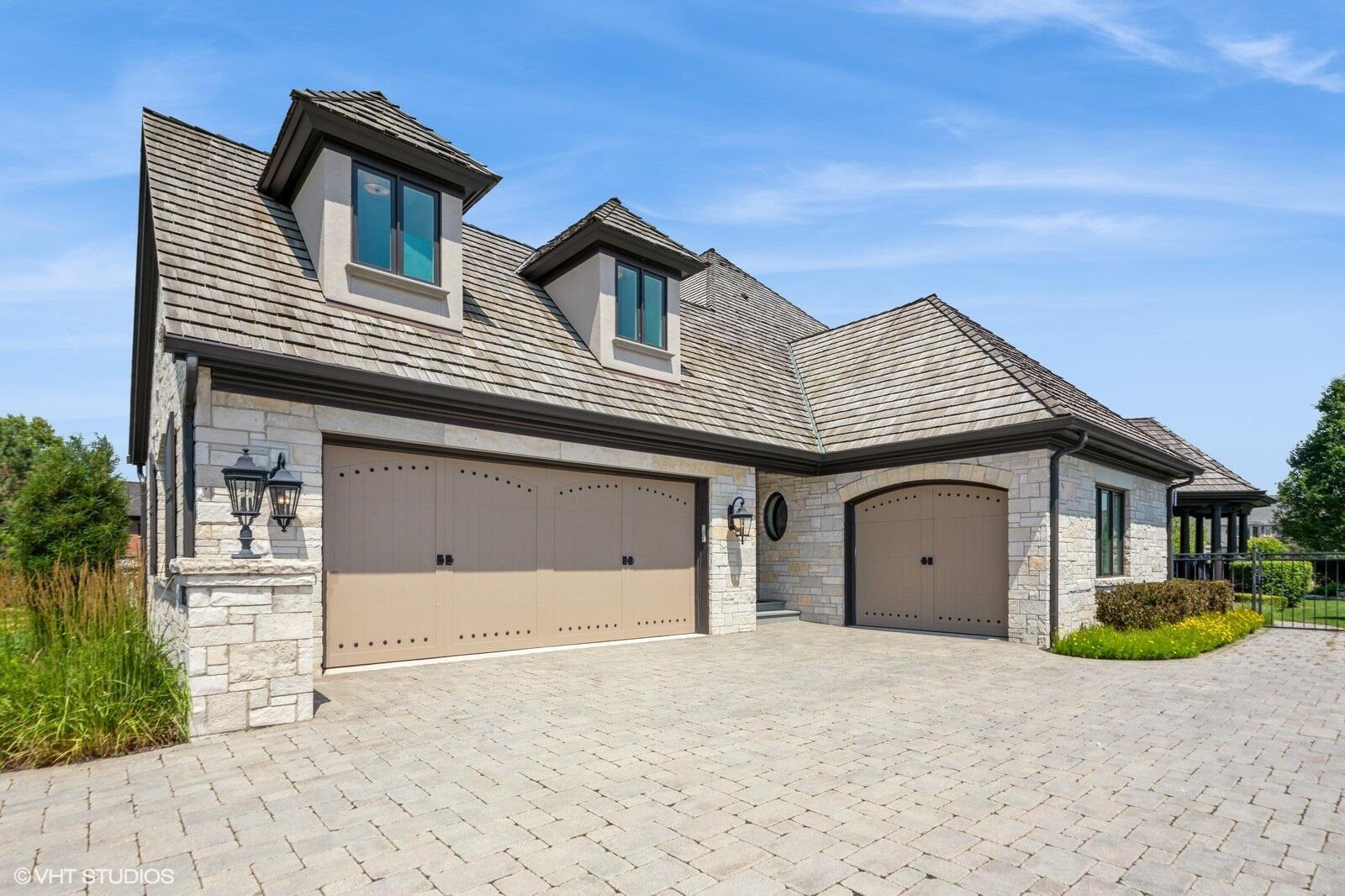Property Photo: 1435 Park West Circle IN 46321