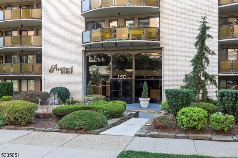 Property Photo: 150 Overlook Ave 15 E NJ 07601
