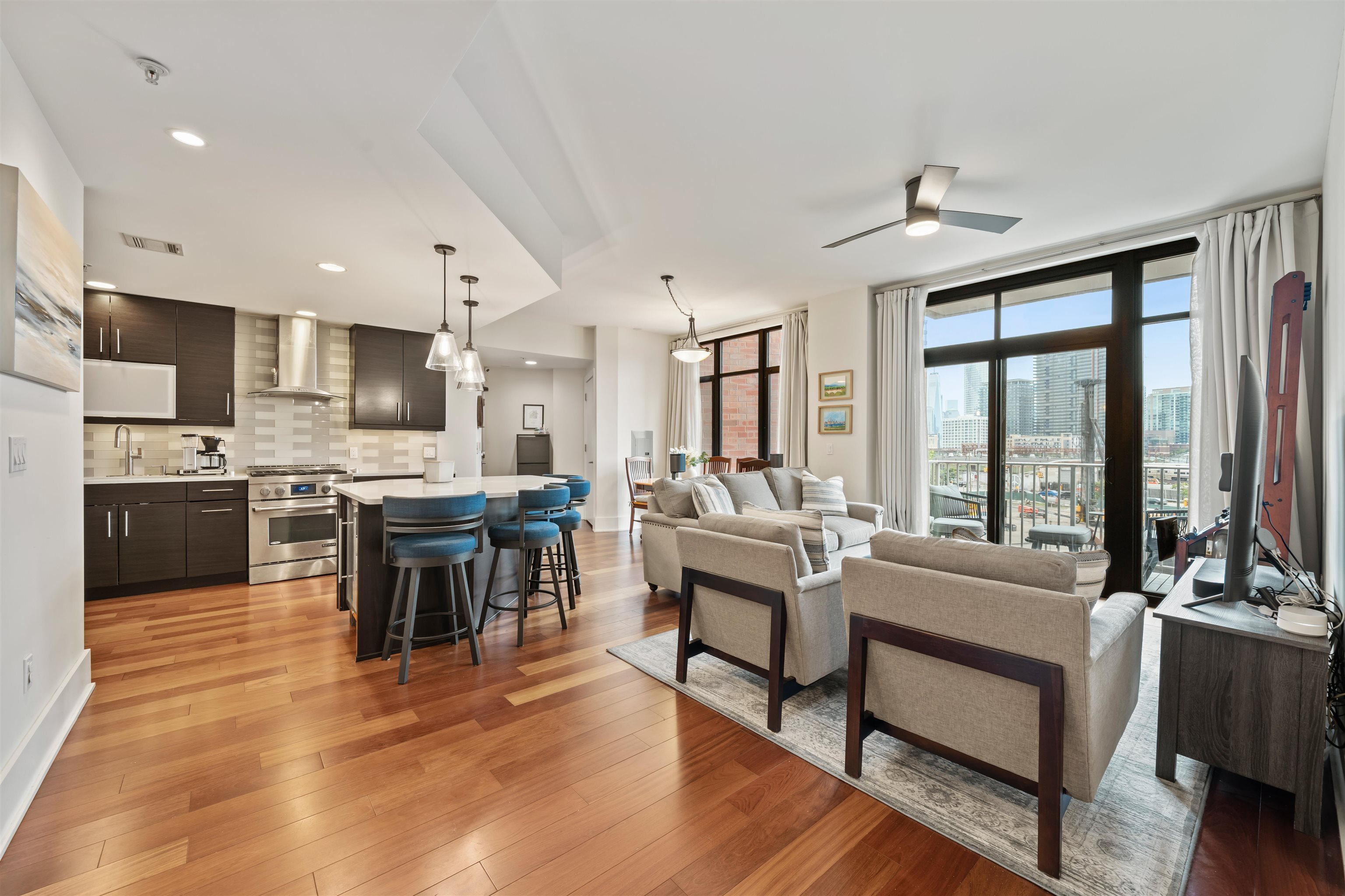 Property Photo: 84 Willow Ave 4B NJ 07030