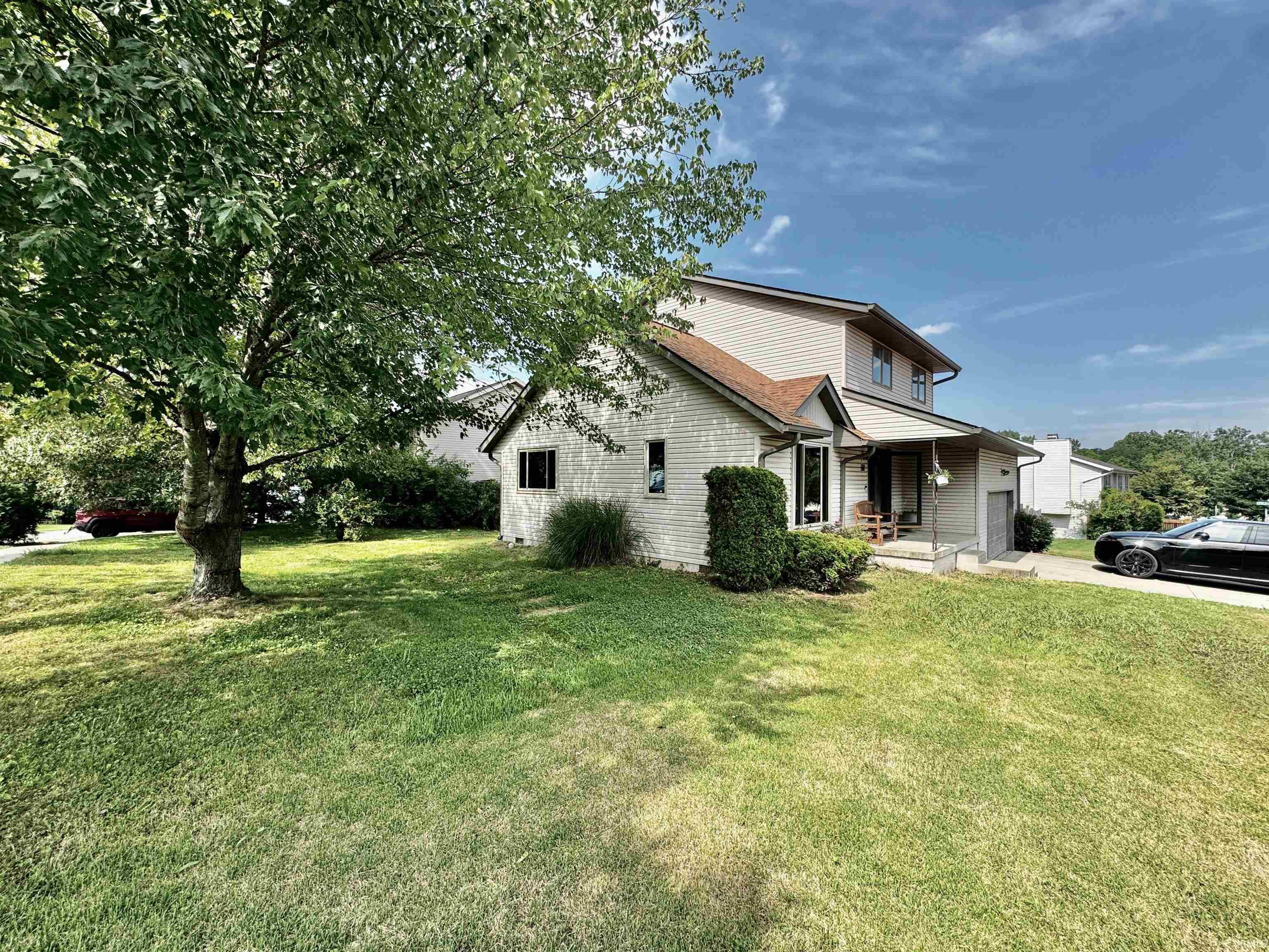 Property Photo: 1310 W Woodhill Drive IN 47403