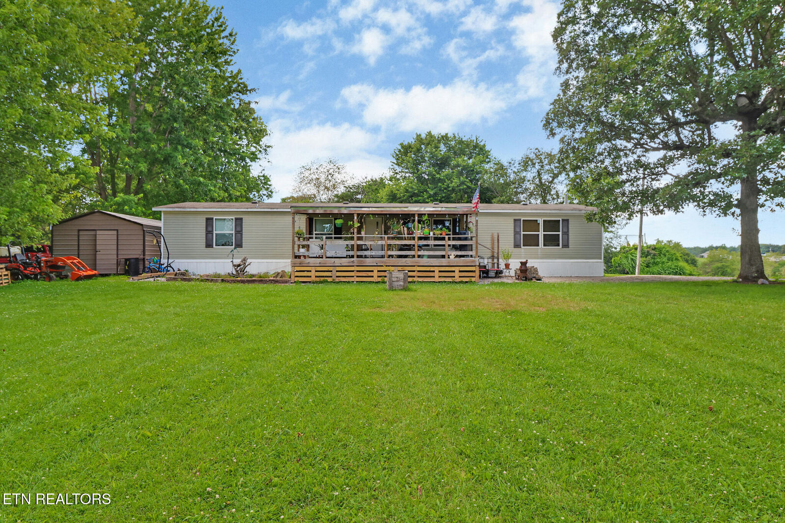 Property Photo: 12118 Lantana Rd TN 38572