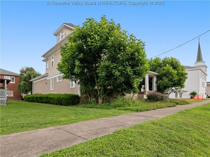 Property Photo: 207 North Street WV 25271