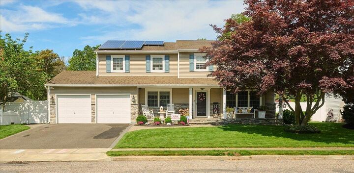 326 Singingwood Drive  Holbrook NY 11741 photo